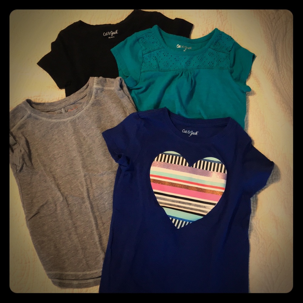 Girls short sleeve t’s. EUC